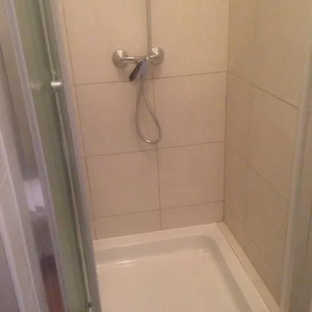 Centar 2 Private With Ensuite And Kitchenette Сплит