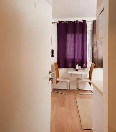 Centar 2 Private With Ensuite And Kitchenette Spalato